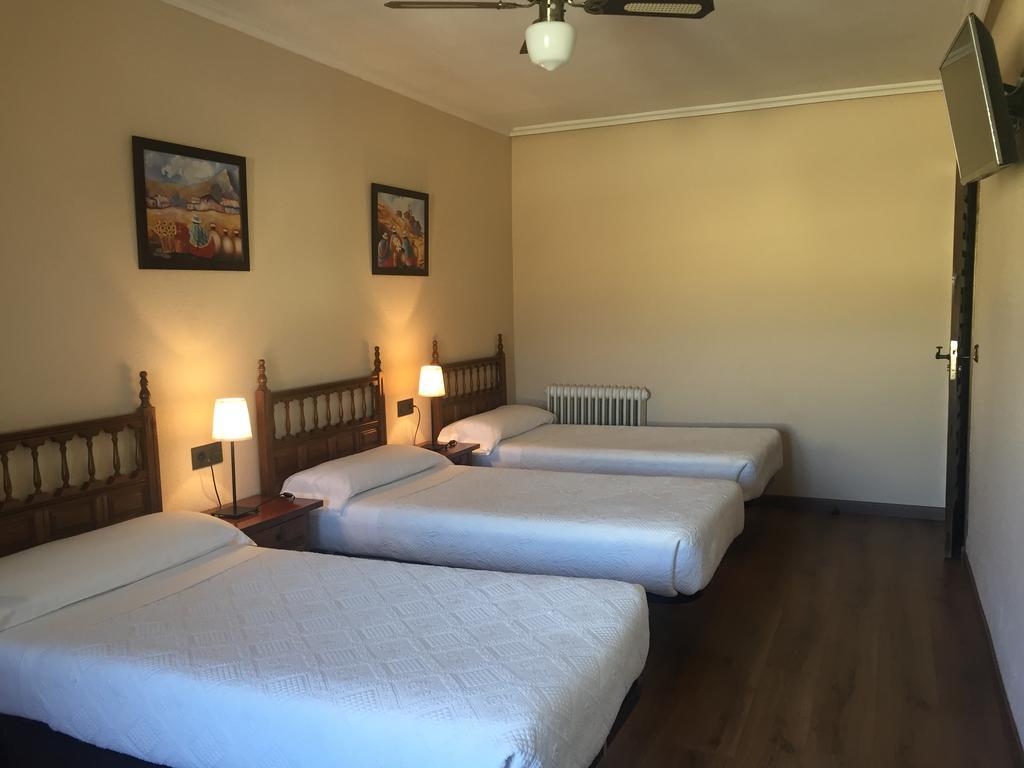 Hostal Argentino Béjar Buitenkant foto